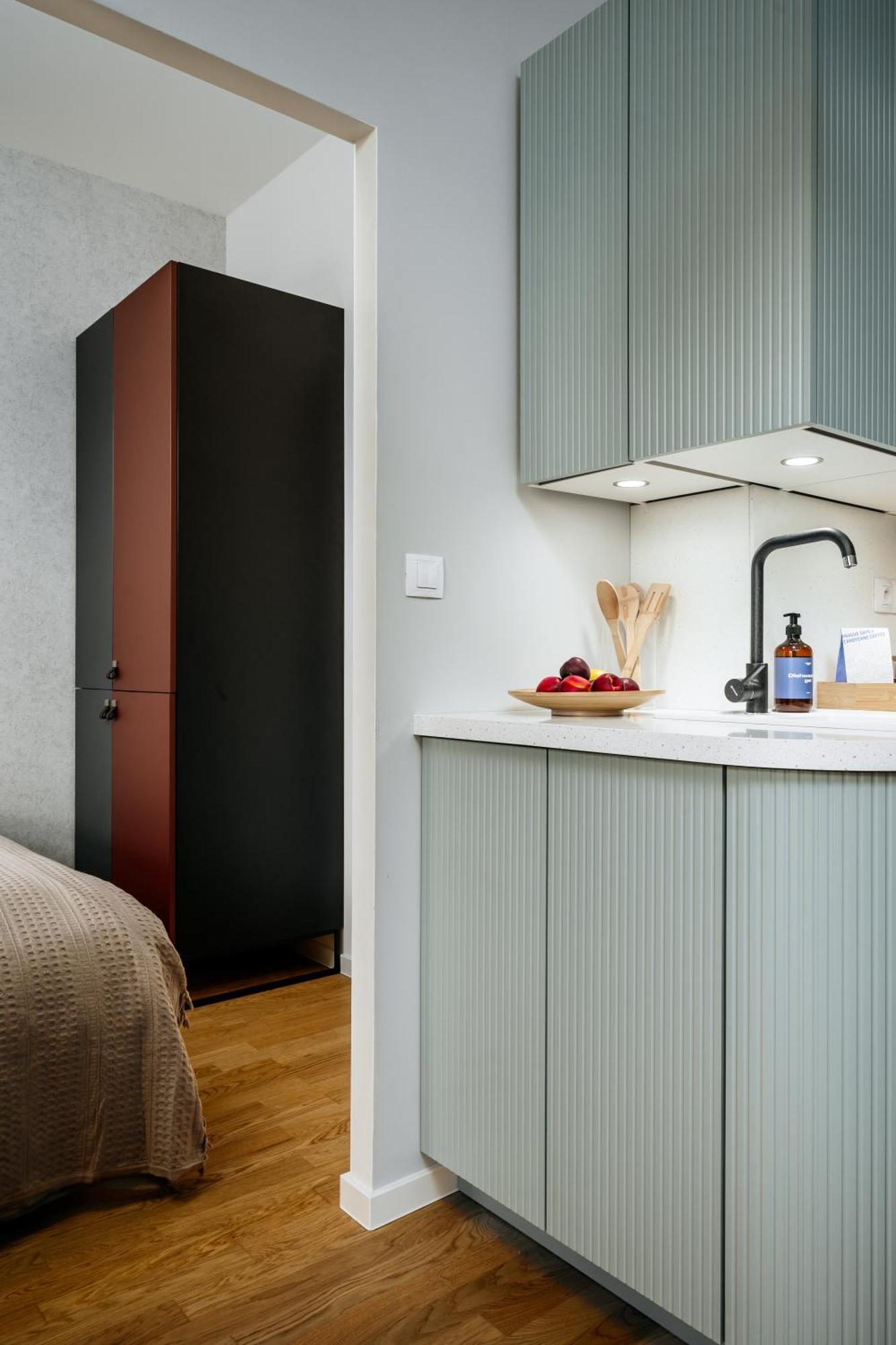 Days - - Easy Access Apartment Prague