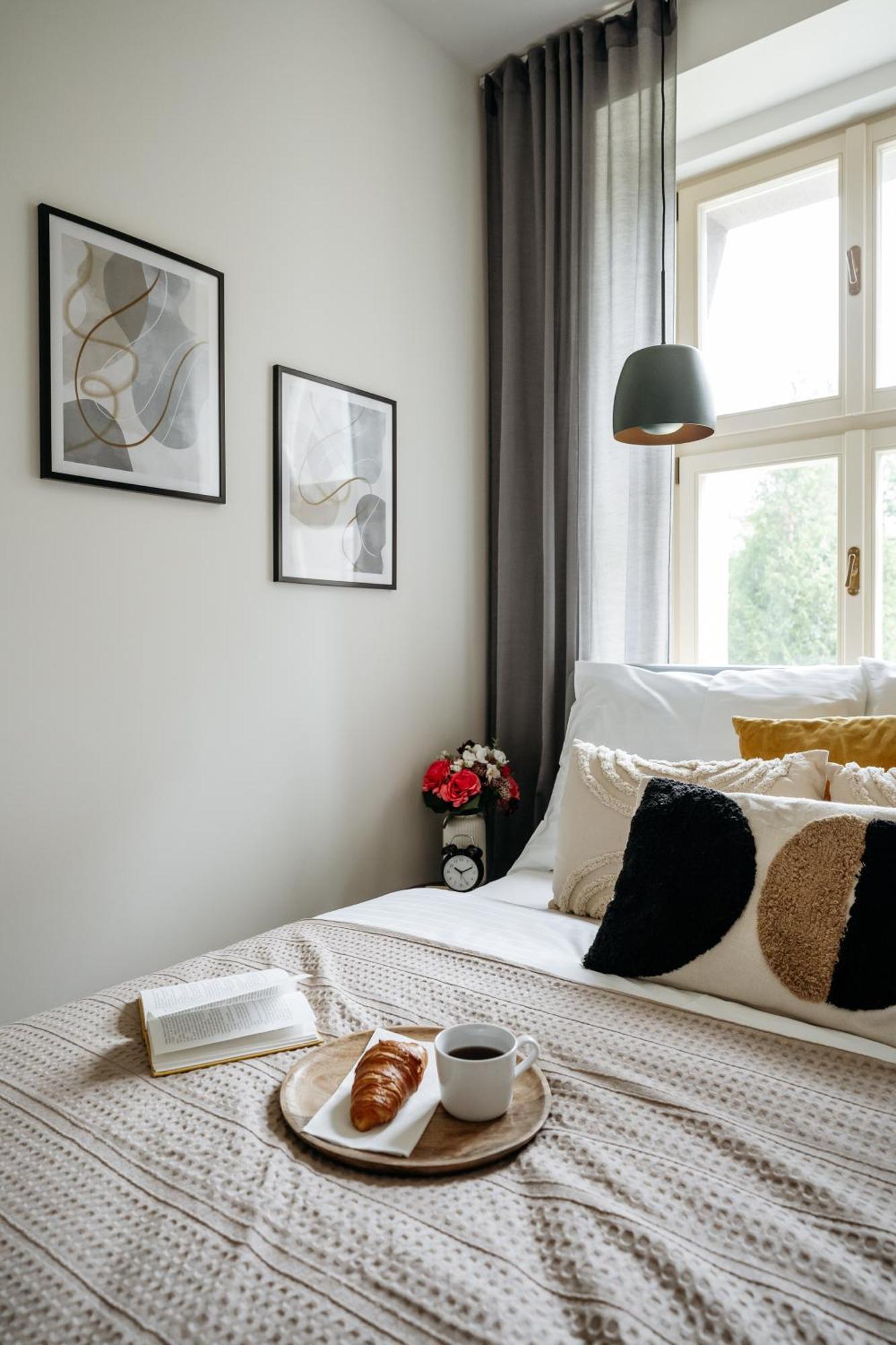 Apartment Days - - Easy Access *