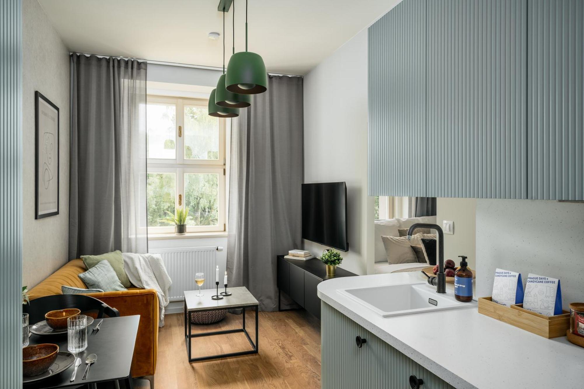 Days - - Easy Access Apartment